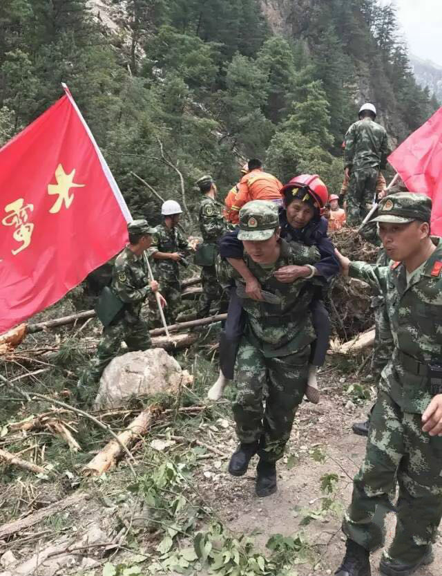 我不知道你是誰，卻知道你為了誰，向人民子弟兵致敬！